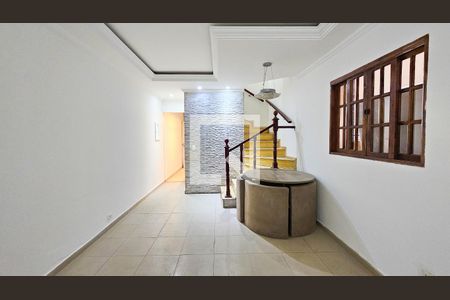 Casa à venda com 180m², 2 quartos e 2 vagasSala