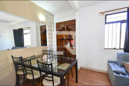 Sala 2 ambientes de apartamento à venda com 3 quartos, 70m² em Floresta, Belo Horizonte