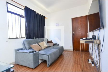 Sala 2 ambientes de apartamento à venda com 3 quartos, 70m² em Floresta, Belo Horizonte