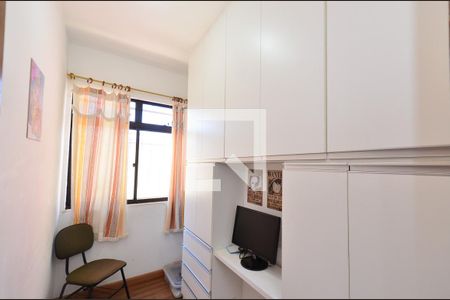 Quarto/ escritorio de apartamento à venda com 3 quartos, 70m² em Floresta, Belo Horizonte