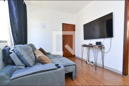 Sala 2 ambientes de apartamento à venda com 3 quartos, 70m² em Floresta, Belo Horizonte