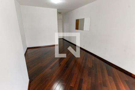 Sala de apartamento à venda com 3 quartos, 74m² em Super Quadra Morumbi, São Paulo