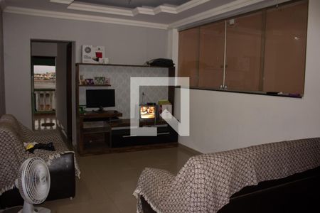 Sala de casa à venda com 3 quartos, 200m² em Colonial, Contagem