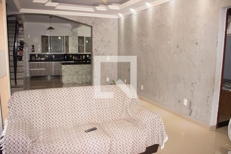 Sala de casa à venda com 3 quartos, 200m² em Colonial, Contagem