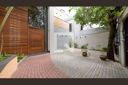 Casa à venda com 3 quartos, 178m² em Vila Nova Conceição, São Paulo