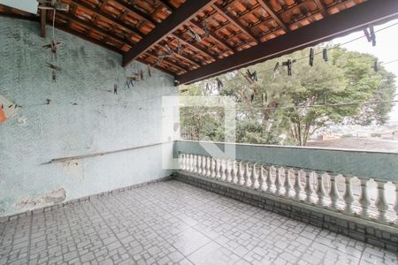 Casa à venda com 200m², 4 quartos e 2 vagas Casa à venda com 200m², 4 quartos e 2 vagasVaranda