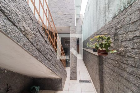 Casa à venda com 200m², 4 quartos e 2 vagas Casa à venda com 200m², 4 quartos e 2 vagasCorredor