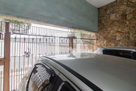 Casa à venda com 200m², 4 quartos e 2 vagas Casa à venda com 200m², 4 quartos e 2 vagasGaragem