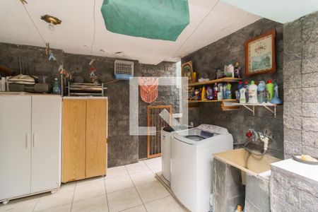 Casa à venda com 200m², 4 quartos e 2 vagas Casa à venda com 200m², 4 quartos e 2 vagasÁrea de Serviço