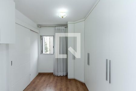 Quarto 1 de apartamento à venda com 2 quartos, 70m² em Moema, São Paulo