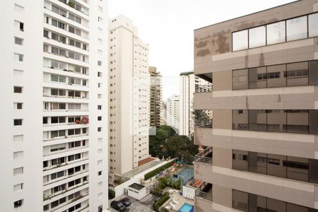 Vista de apartamento à venda com 2 quartos, 70m² em Moema, São Paulo