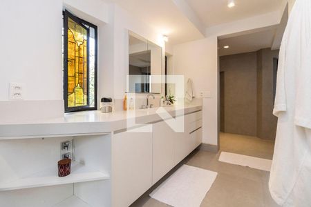 Casa à venda com 4 quartos, 1350m² em Alto de Pinheiros, São Paulo