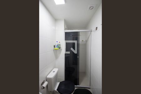 Banheiro de kitnet/studio para alugar com 1 quarto, 24m² em Guaianazes, São Paulo