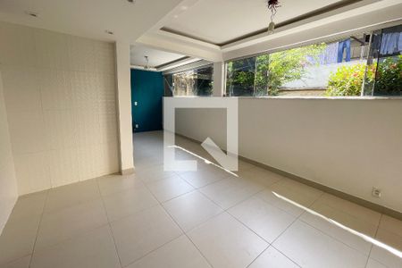 Sala de casa para alugar com 2 quartos, 140m² em Pilar, Duque de Caxias