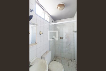 Banheiro de apartamento para alugar com 2 quartos, 58m² em Parque Paineiras, São Paulo