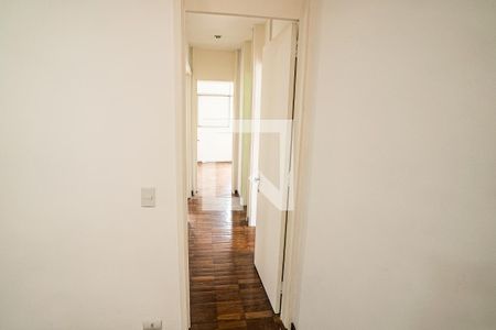 Corredor de apartamento à venda com 3 quartos, 110m² em Laranjeiras, Rio de Janeiro