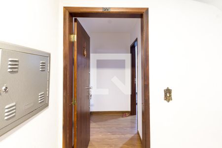 Porta de entrada de apartamento para alugar com 2 quartos, 83m² em Alto da Glória, Curitiba