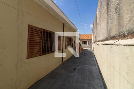 Corredor - Para cômodos dos Fundos de casa para alugar com 1 quarto, 60m² em Ipiranga, Ribeirão Preto