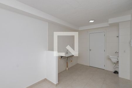 Sala/Cozinha de apartamento para alugar com 2 quartos, 32m² em Vila Socorro, São Paulo