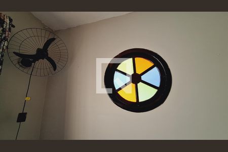 Detalhe da sala de casa para alugar com 1 quarto, 80m² em Cidade Ocian, Praia Grande