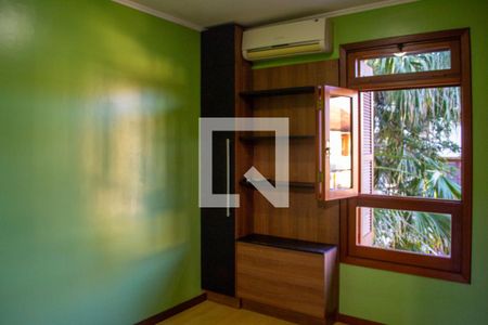 Quarto 1 de casa de condomínio para alugar com 4 quartos, 255m² em Ipanema, Porto Alegre