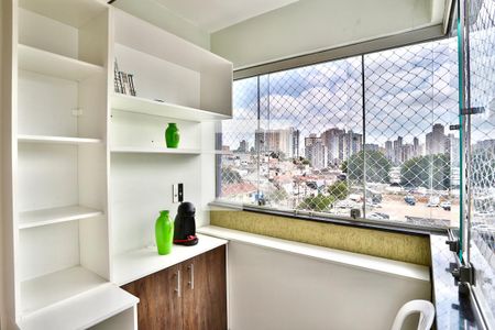Sacada de apartamento à venda com 3 quartos, 70m² em Vila Regente Feijó, São Paulo
