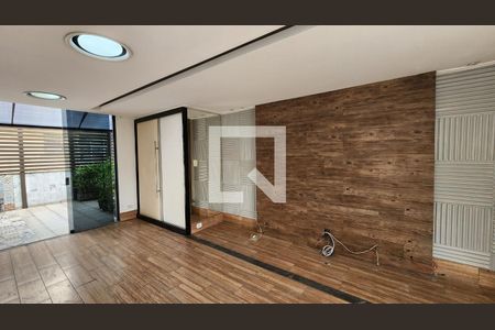 Detalhe Sala de casa para alugar com 3 quartos, 320m² em Gonzaga, Santos