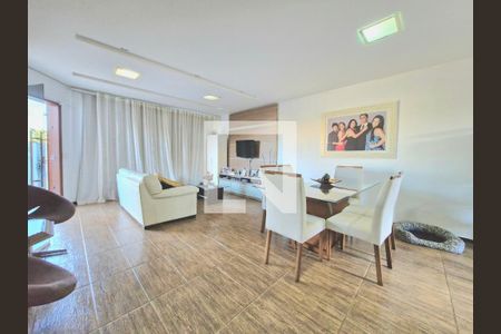 Sala de casa de condomínio à venda com 3 quartos, 250m² em Francisco Pereira, Lagoa Santa