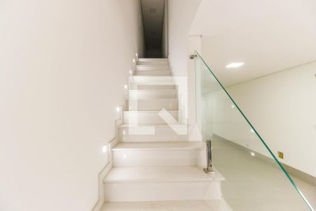 Escada de Acesso de casa à venda com 3 quartos, 186m² em Vila Santo Estevão, São Paulo