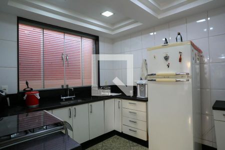 Cozinha de casa à venda com 4 quartos, 440m² em Palmares, Belo Horizonte