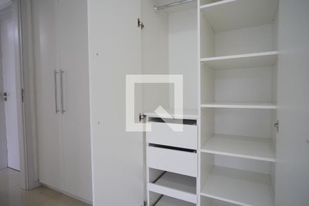 Suíte armários de apartamento para alugar com 2 quartos, 72m² em Itacorubi, Florianópolis