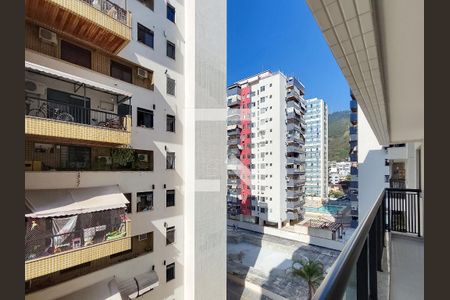 Vista da Sala de apartamento à venda com 2 quartos, 63m² em Tijuca, Rio de Janeiro