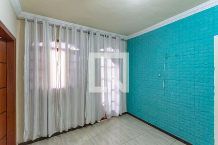Sala de casa para alugar com 2 quartos, 120m² em Jardim dos Comerciários (venda Nova), Belo Horizonte