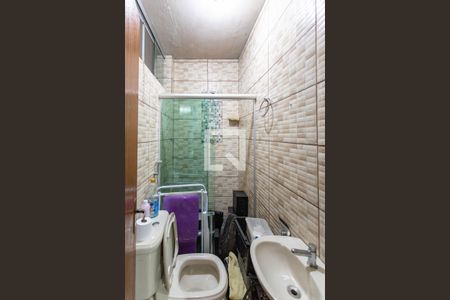 Banheiro da Suíte de casa para alugar com 2 quartos, 120m² em Jardim dos Comerciários (venda Nova), Belo Horizonte
