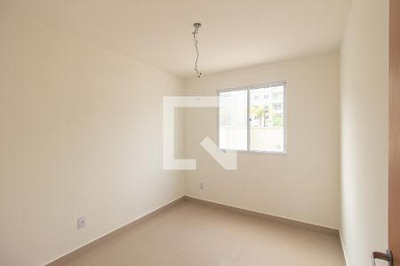 Quarto 1 de apartamento para alugar com 2 quartos, 44m² em Inhoaíba, Rio de Janeiro