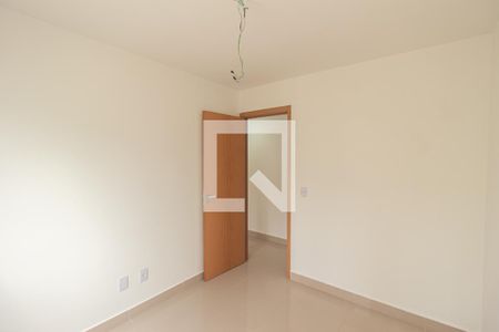 Quarto 1 de apartamento para alugar com 2 quartos, 44m² em Inhoaíba, Rio de Janeiro