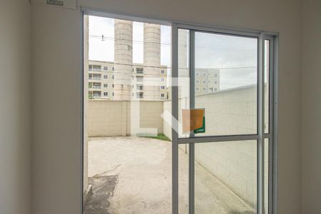 Vista da Sala de apartamento para alugar com 2 quartos, 44m² em Inhoaíba, Rio de Janeiro
