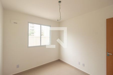 Quarto 1 de apartamento para alugar com 2 quartos, 44m² em Inhoaíba, Rio de Janeiro