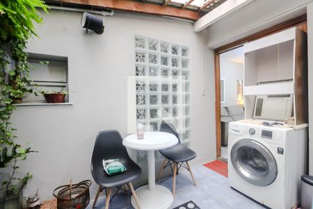 Sala de apartamento à venda com 1 quarto, 78m² em Auxiliadora, Porto Alegre