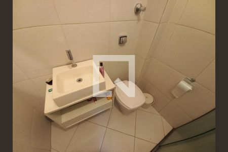 Banheiro de apartamento para alugar com 1 quarto, 38m² em Ilha Porchat, São Vicente