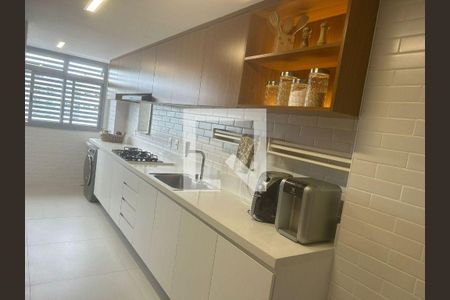 Apartamento à venda com 4 quartos, 130m² em Charitas, Niterói