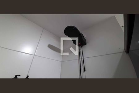 Banheiro de apartamento para alugar com 1 quarto, 24m² em Bonfim, Osasco