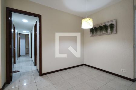 Sala de apartamento para alugar com 4 quartos, 101m² em Barra da Tijuca, Rio de Janeiro