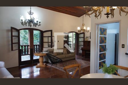 Sala  de casa de condomínio à venda com 4 quartos, 290m² em Jardim Caxambu, Jundiaí