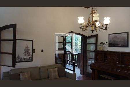 Sala  de casa de condomínio à venda com 4 quartos, 290m² em Jardim Caxambu, Jundiaí