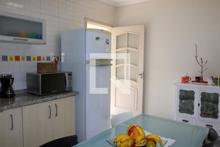 Casa à venda com 158m², 3 quartos e 2 vagas Casa à venda com 158m², 3 quartos e 2 vagasCozinha