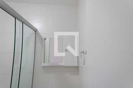 Banheiro de kitnet/studio para alugar com 1 quarto, 27m² em Vila Independencia, São Paulo