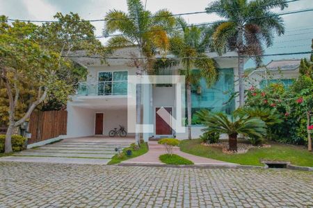 Casa à venda com 3 quartos, 470m² em Camboinhas, Niterói