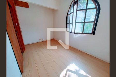 Casa à venda com 4 quartos, 210m² em Fonseca, Niterói