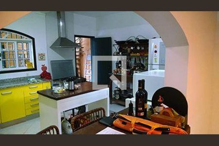 Casa à venda com 3 quartos, 274m² em Serra Grande, Niterói